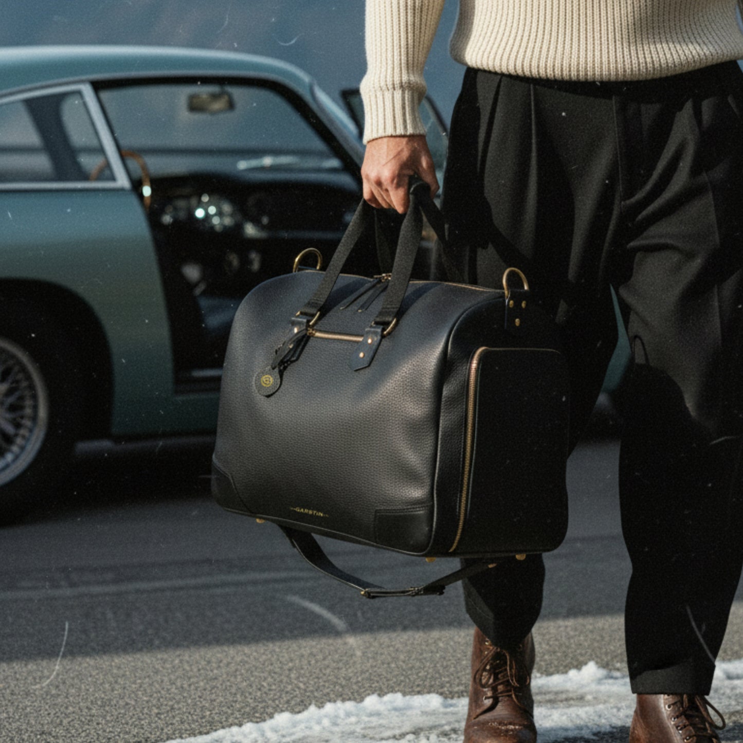 Ultimate Apple Tech Leather Weekender Bag