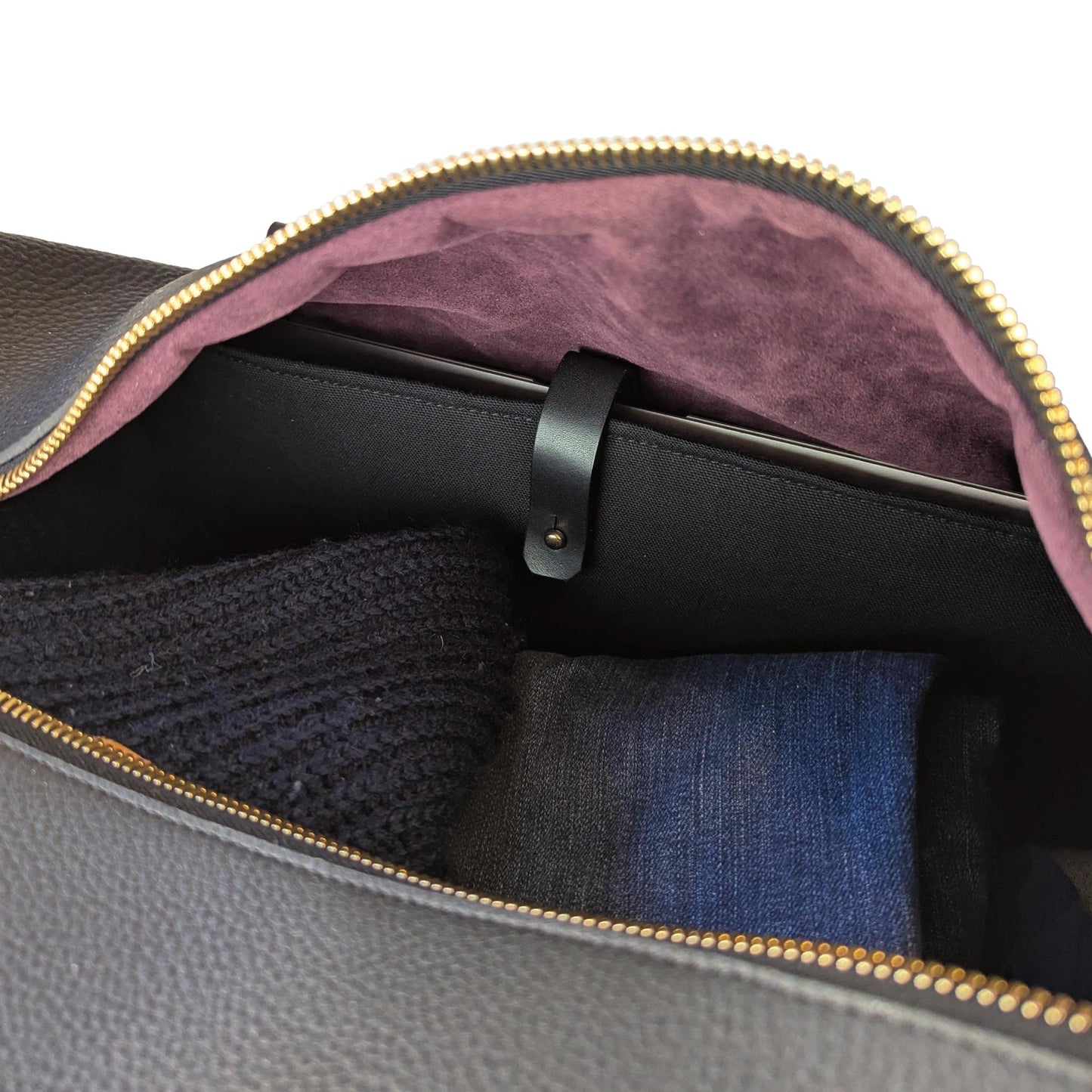 Ultimate Apple Tech Leather Weekender Bag